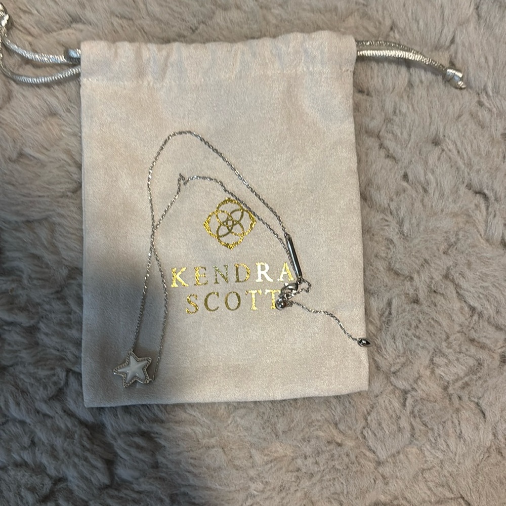 kendra scott silver necklace